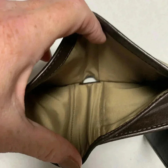 COACH Wallet, Great used Condition. - Picture 7 of 7